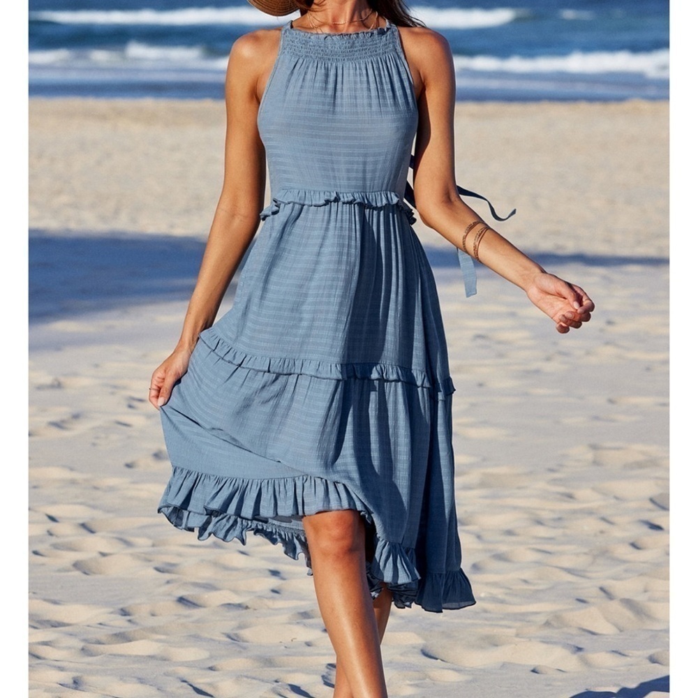 CUPSHE
Women's Slate Smocked &
Ruffled Dress new with tags size small